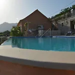House With Private Pool Mokalo *