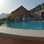 House With Private Pool Mokalo אורביץ