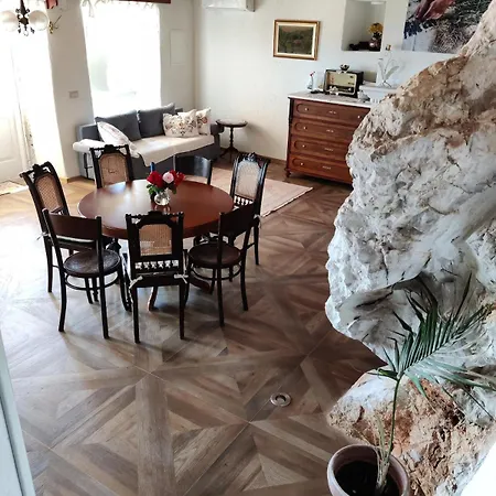 House With Private Pool Mokalo וילה אורביץ