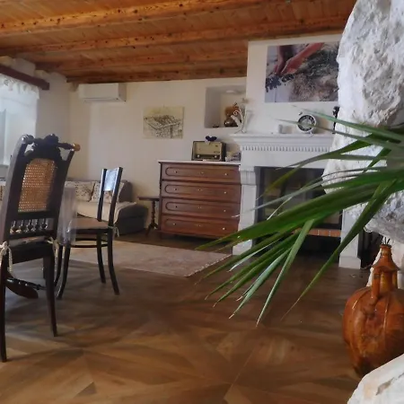 Villa House With Private Pool Mokalo