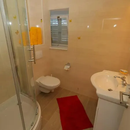Villa House With Private Pool Mokalo