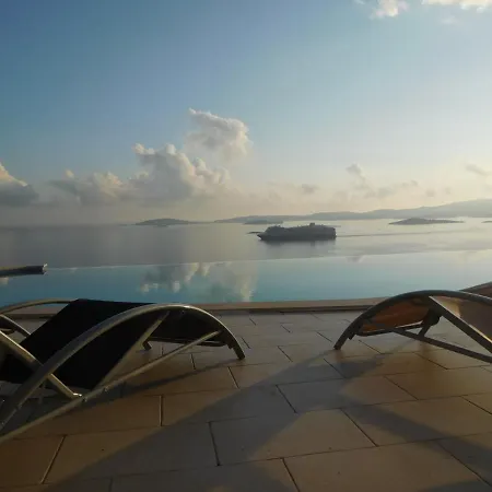 Villa House With Private Pool Mokalo
