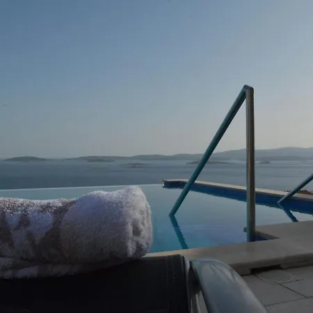 House With Private Pool Mokalo Villa