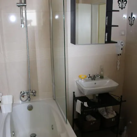 House With Private Pool Mokalo